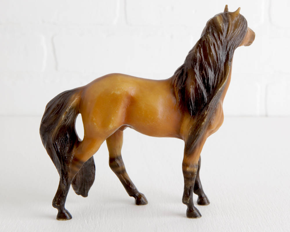 Breyer Mesteno the Messenger Model Horse, Kiger Mustang Series ...